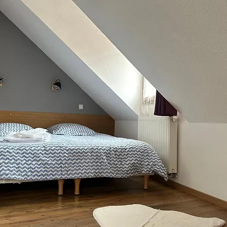 Les De La Poterne アパート